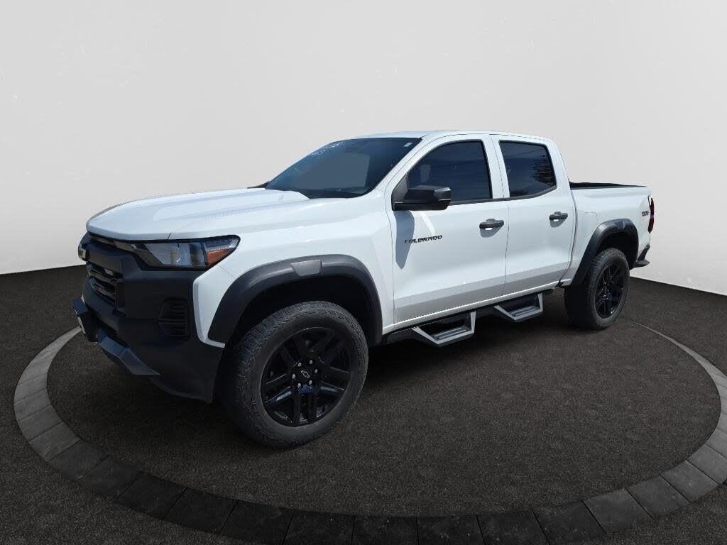 2023 Chevrolet Colorado Trail Boss — photo 1 of 1