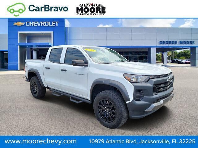 2023 Chevrolet Colorado Trail Boss — photo 1 of 13