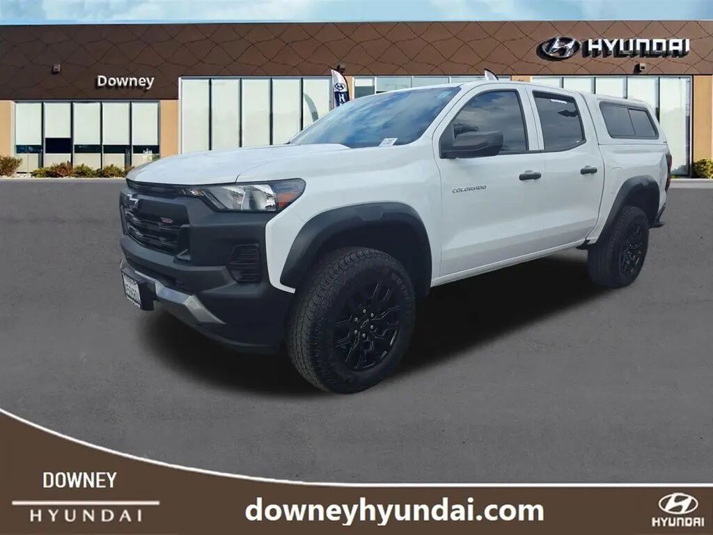 2024 Chevrolet Colorado Trail Boss — photo 1 of 13