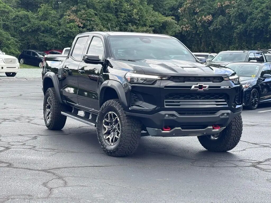 2024 Chevrolet Colorado ZR2 — photo 1 of 13