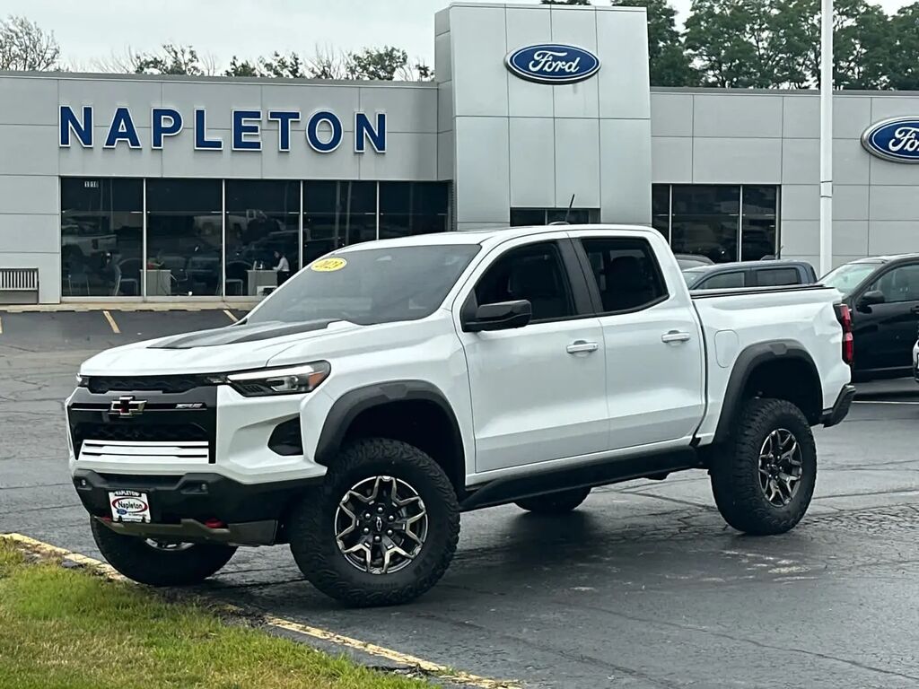 2023 Chevrolet Colorado ZR2 — photo 1 of 13