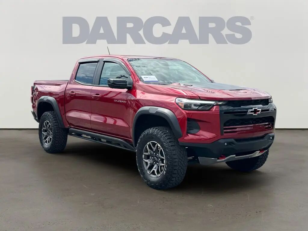 2025 Chevrolet Colorado ZR2 — photo 1 of 13