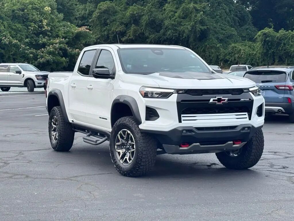 2023 Chevrolet Colorado ZR2 — photo 1 of 13