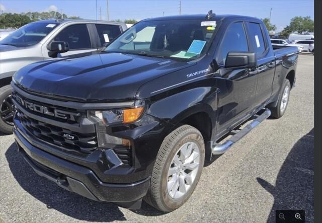 2025 Chevrolet Silverado 1500 Custom