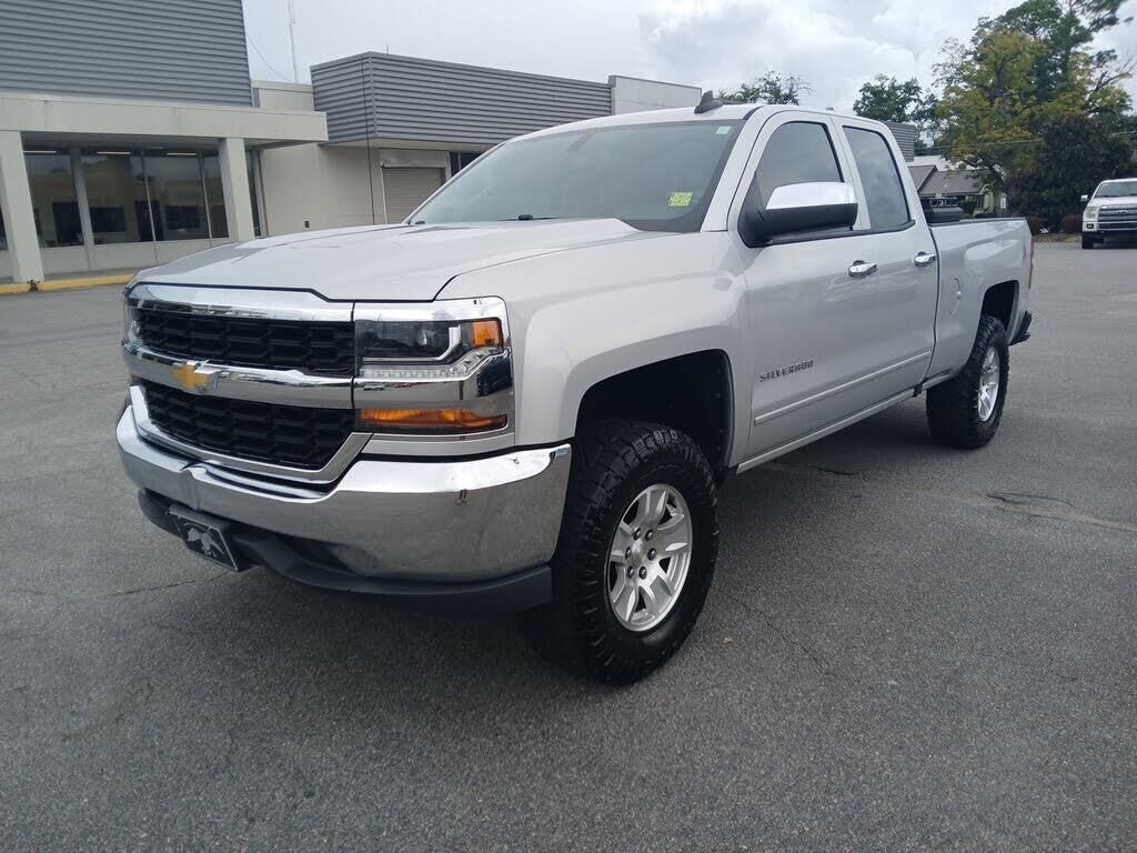 2018 Chevrolet Silverado 1500 LT — photo 1 of 1