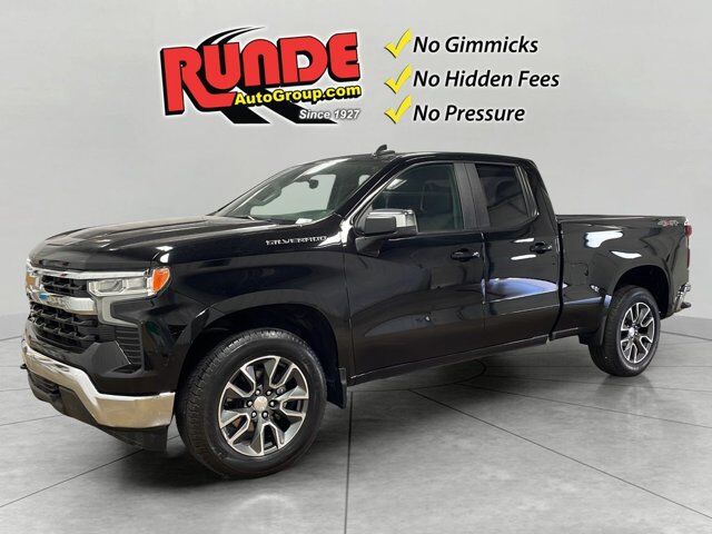 2023 Chevrolet Silverado 1500 LT — photo 1 of 12