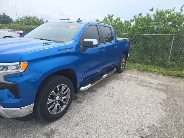 2024 Chevrolet Silverado 1500 LT — photo 1 of 13
