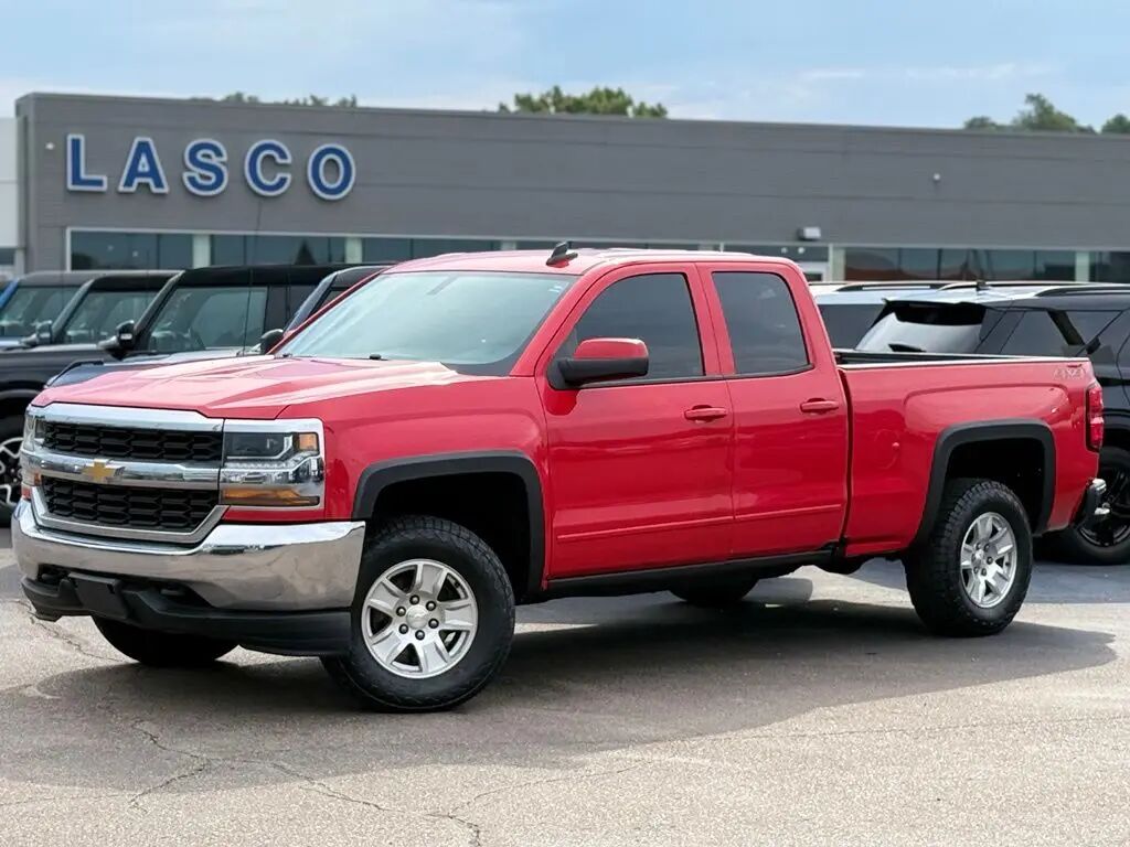 2018 Chevrolet Silverado 1500 LT — photo 1 of 13