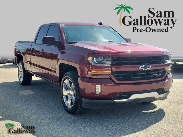 2017 Chevrolet Silverado 1500 LT — photo 1 of 13