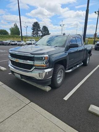 2017 Chevrolet Silverado 1500 LT — photo 1 of 2