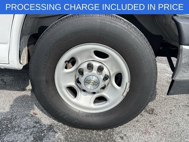 2023 Chevrolet Express 2500 — photo 1 of 12