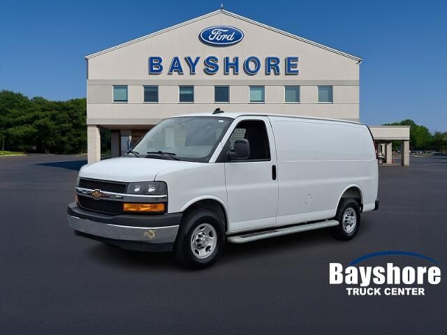 2025 Chevrolet Express 2500