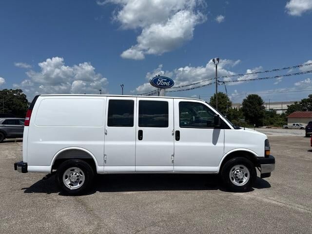 2025 Chevrolet Express 2500