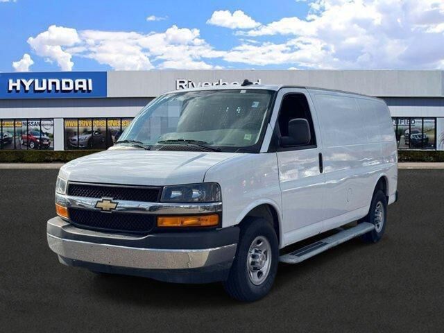 2024 Chevrolet Express 2500 — photo 1 of 13