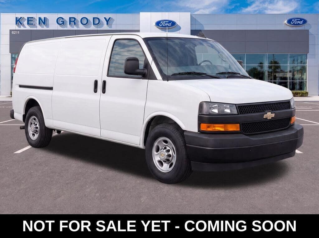 2022 Chevrolet Express 2500 — photo 1 of 3