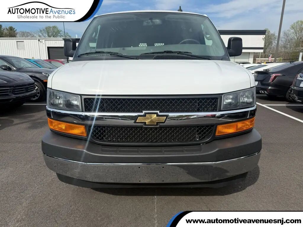 2024 Chevrolet Express 2500 — photo 1 of 13