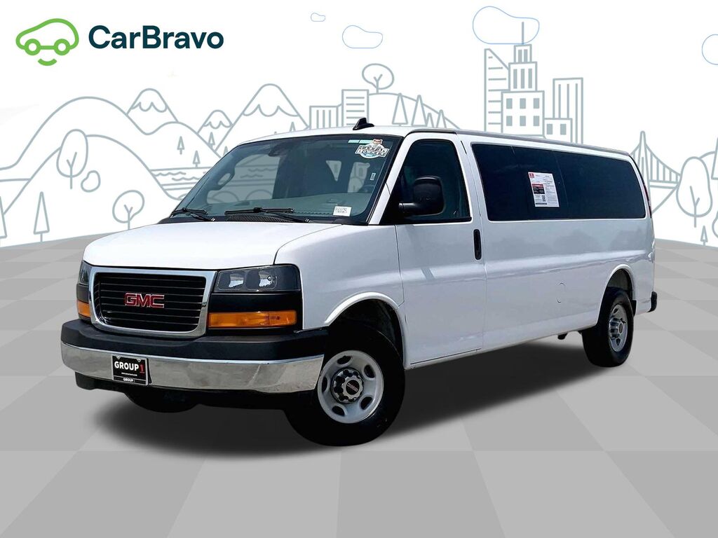2025 GMC Savana Passenger LT — photo 1 of 7
