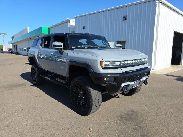 2024 GMC HUMMER EV SUV 2X — photo 1 of 3