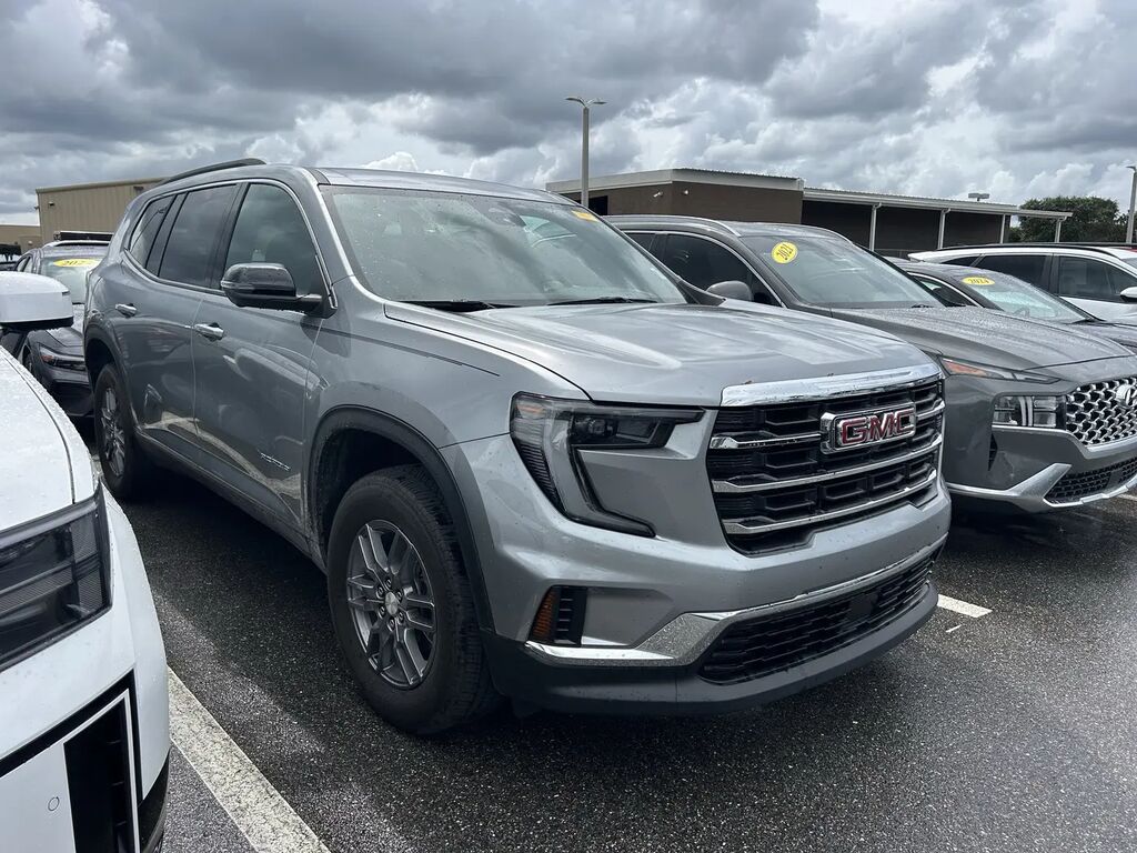 2025 GMC Acadia Elevation — photo 1 of 13