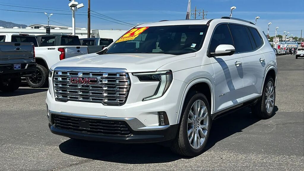2024 GMC Acadia Denali — photo 1 of 13