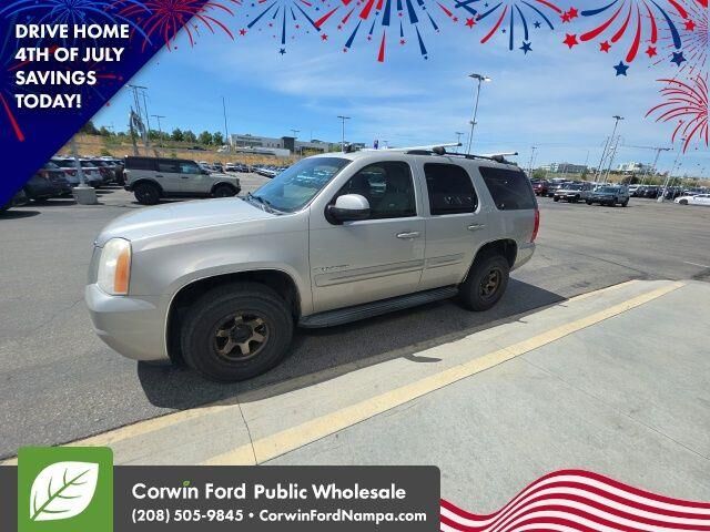 2008 GMC Yukon SLE — photo 1 of 13