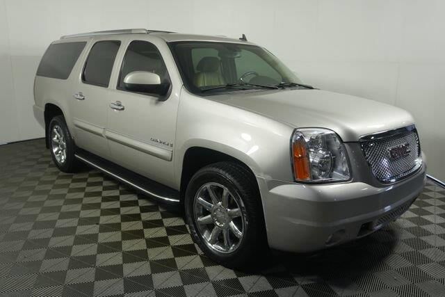 2007 GMC Yukon XL Denali — photo 1 of 12