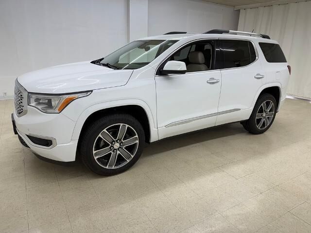 2019 GMC Acadia Denali — photo 1 of 8