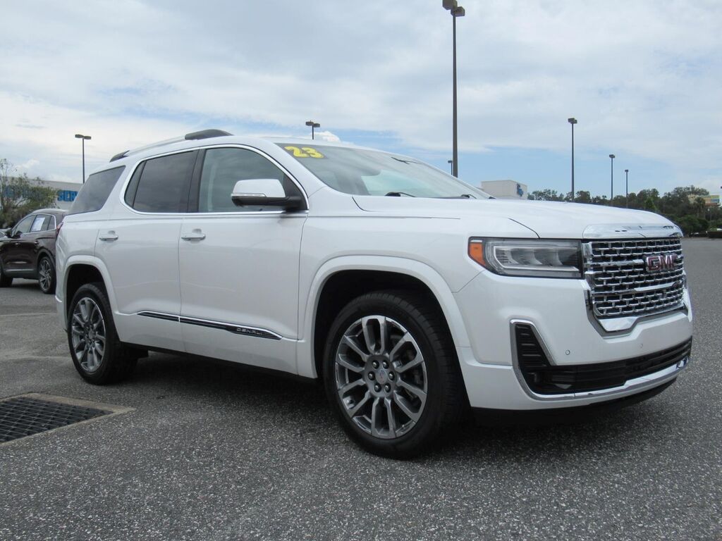 2023 GMC Acadia Denali — photo 1 of 14