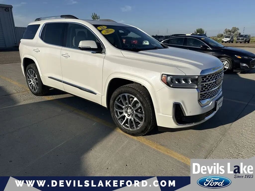 2023 GMC Acadia Denali — photo 1 of 10