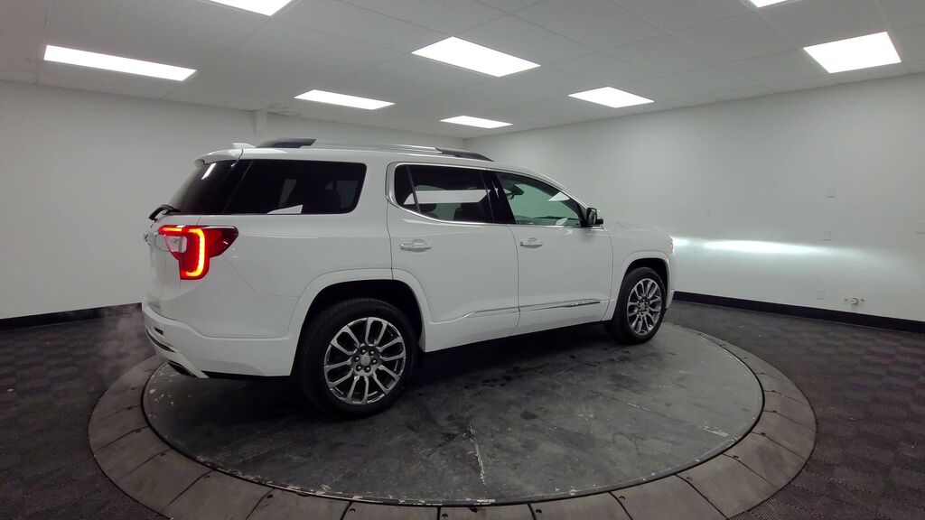2023 GMC Acadia Denali — photo 1 of 7