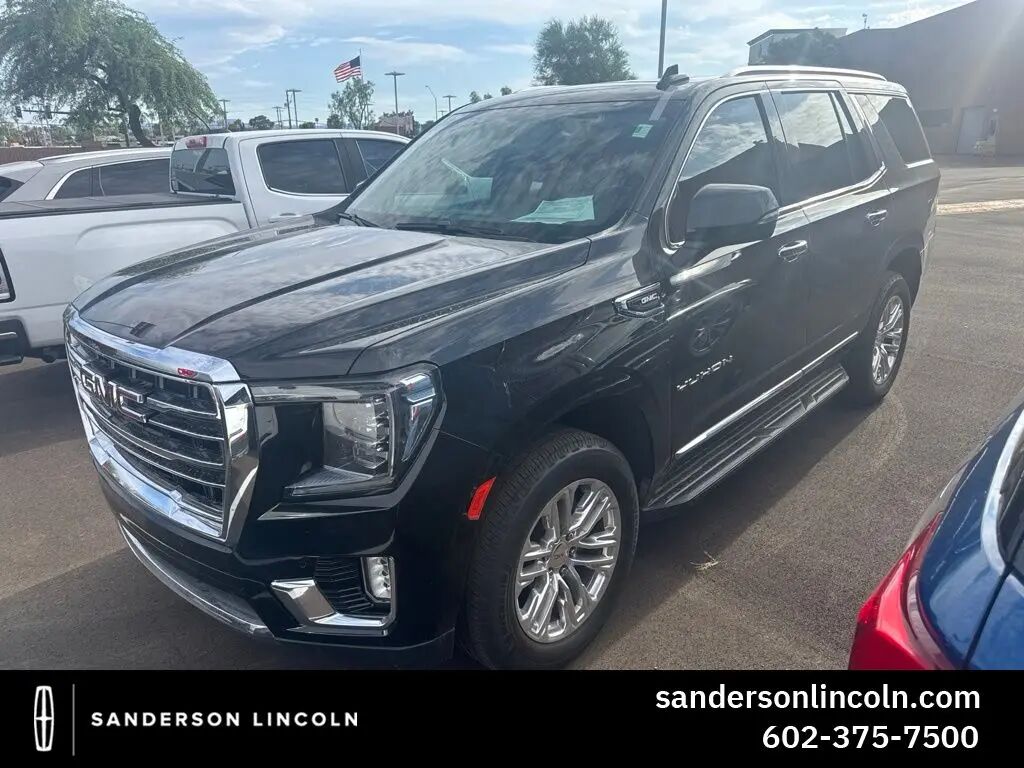 2021 GMC Yukon SLT — photo 1 of 2