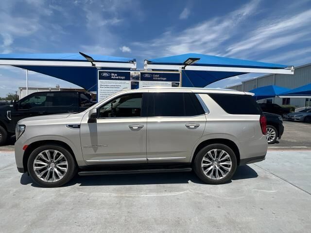 2021 GMC Yukon Denali — photo 1 of 4