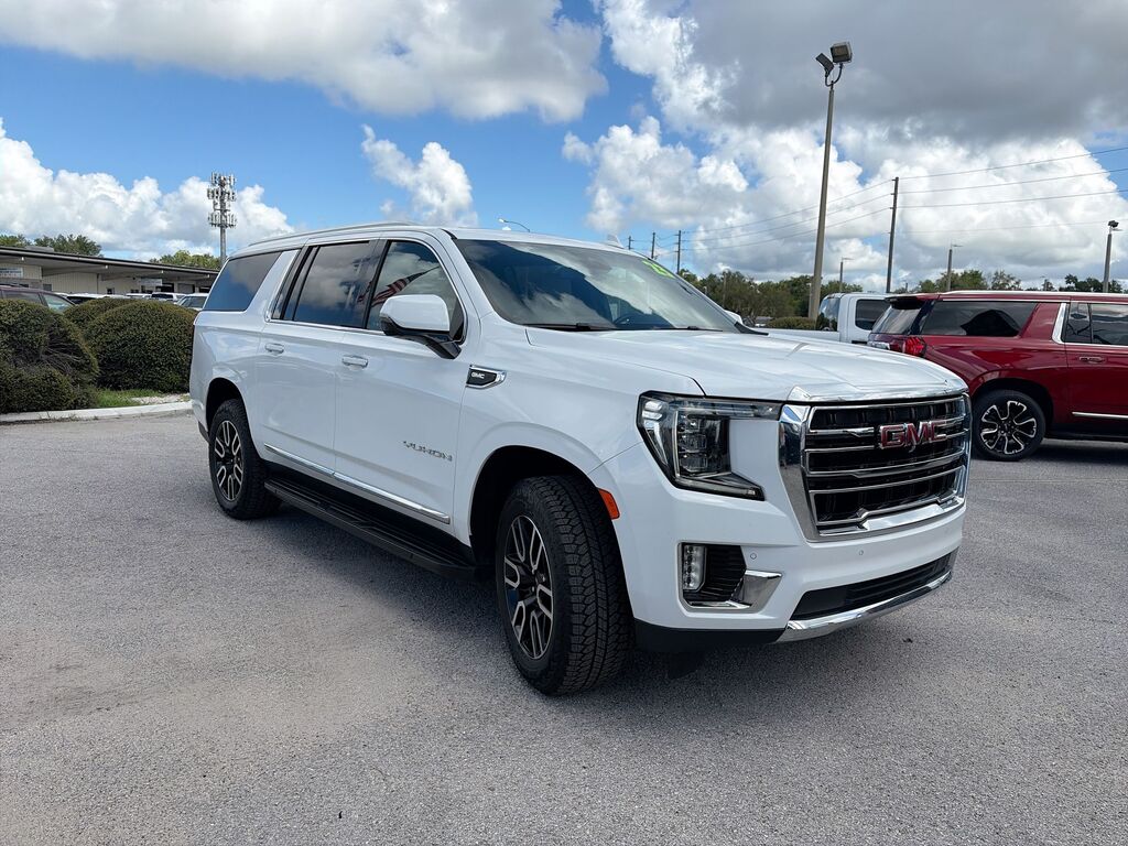2023 GMC Yukon XL SLT — photo 1 of 7