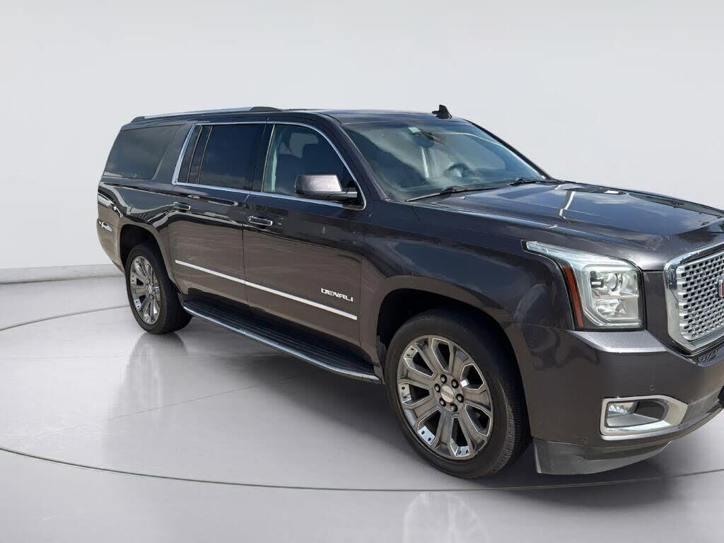 2016 GMC Yukon XL Denali — photo 1 of 1