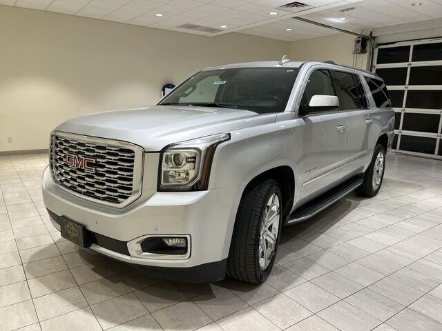2020 GMC Yukon XL Denali — photo 1 of 9