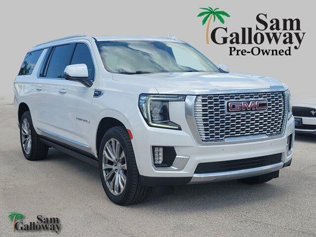 2021 GMC Yukon XL Denali — photo 1 of 13