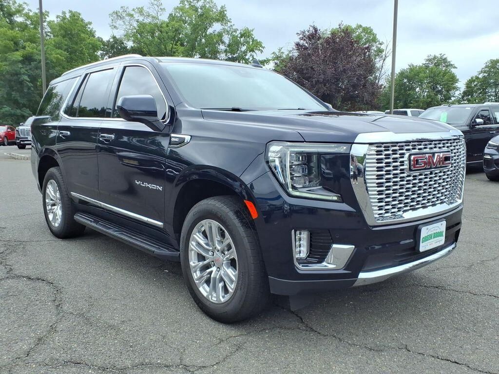 2023 GMC Yukon SLT — photo 1 of 13