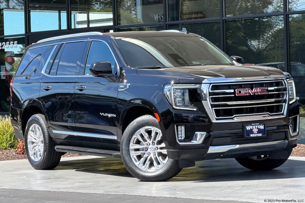 2021 GMC Yukon SLT — photo 1 of 13