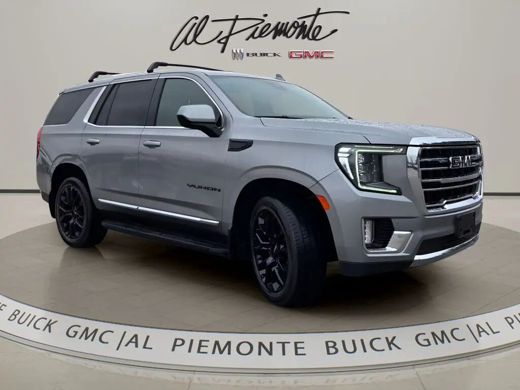2023 GMC Yukon SLT — photo 1 of 13
