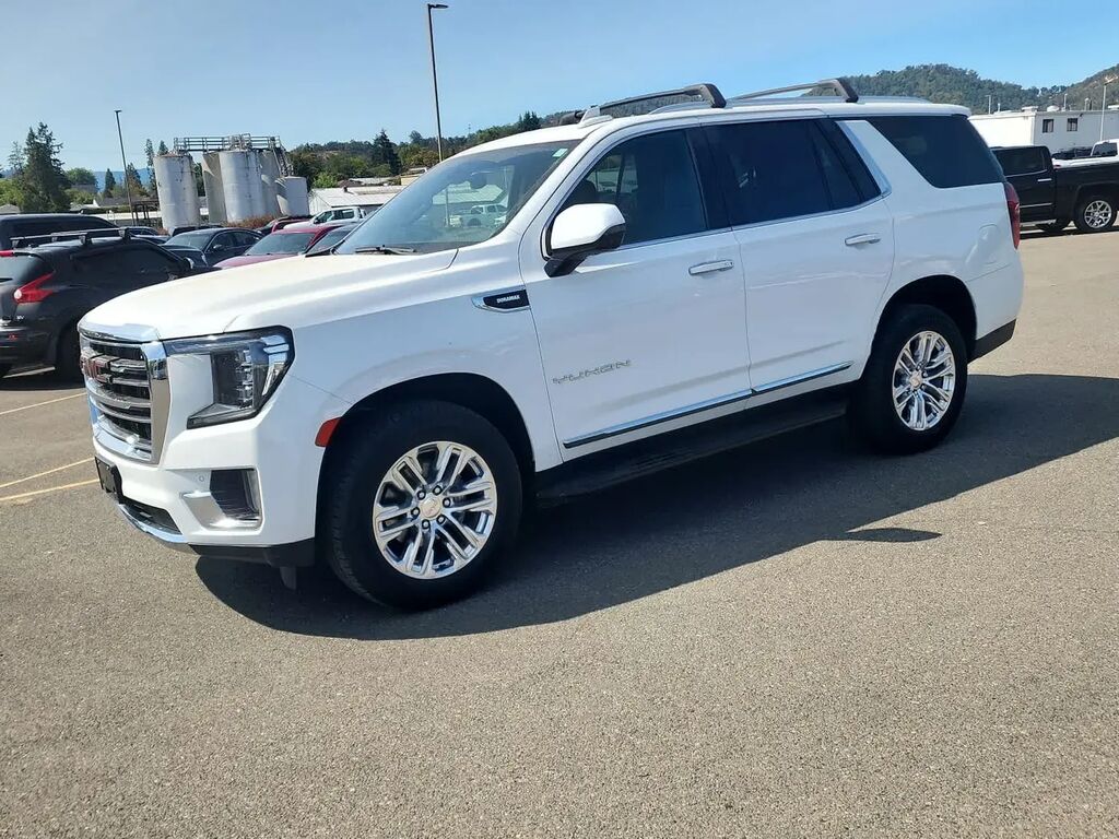 2021 GMC Yukon SLT — photo 1 of 10