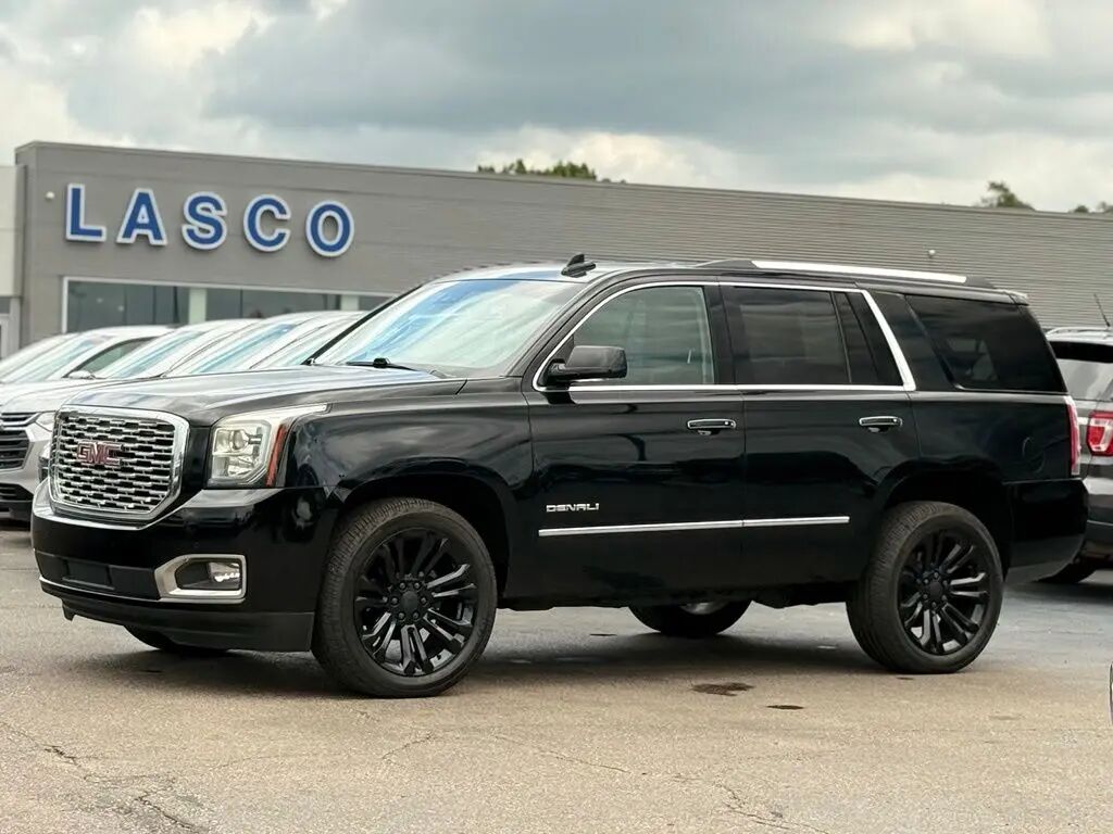 2018 GMC Yukon Denali — photo 1 of 13