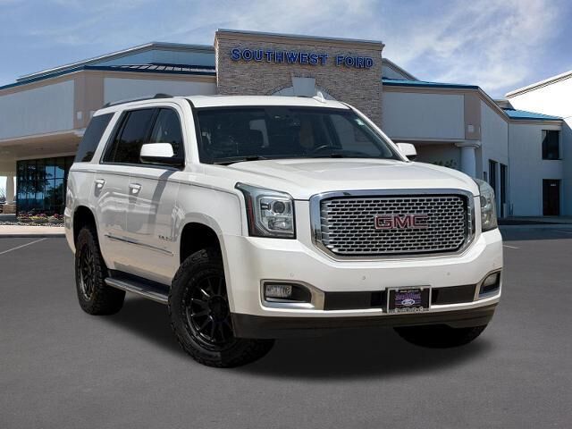 2016 GMC Yukon Denali — photo 1 of 13