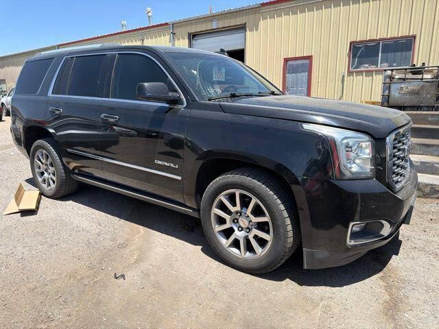 2018 GMC Yukon Denali — photo 1 of 9