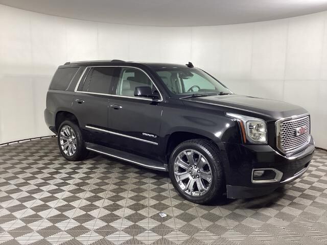 2016 GMC Yukon Denali — photo 1 of 13