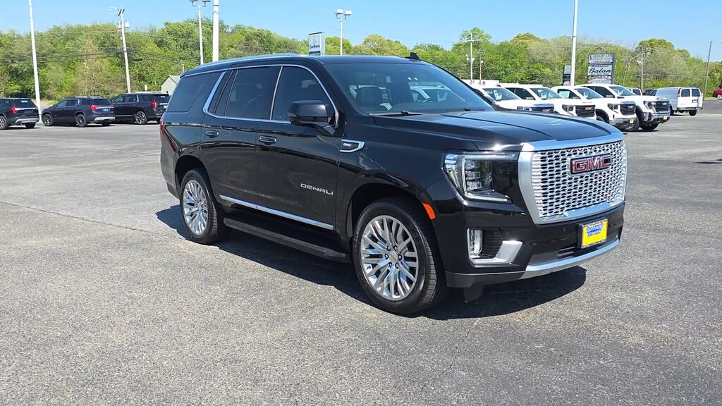 2023 GMC Yukon Denali — photo 1 of 7