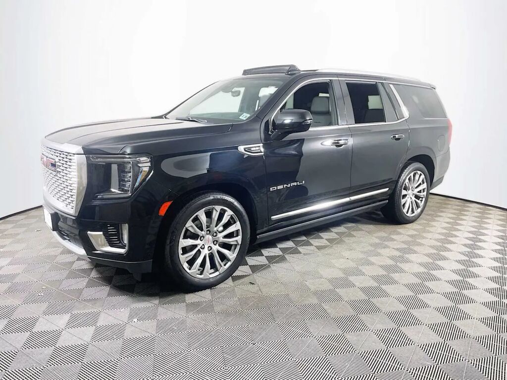 2021 GMC Yukon Denali — photo 1 of 13