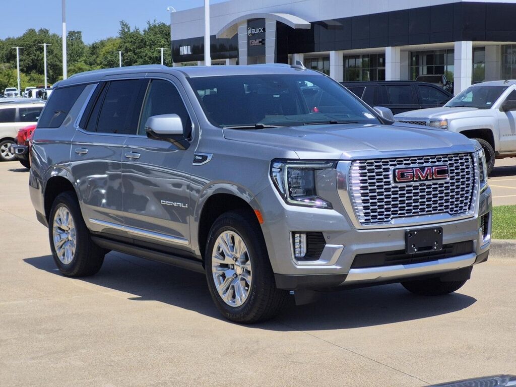 2024 GMC Yukon Denali — photo 1 of 13