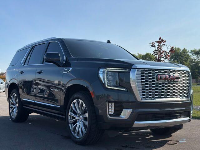 2022 GMC Yukon Denali — photo 1 of 13