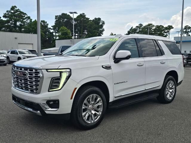 2025 GMC Yukon Denali — photo 1 of 10