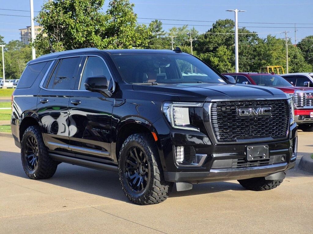 2023 GMC Yukon Denali Ultimate — photo 1 of 26